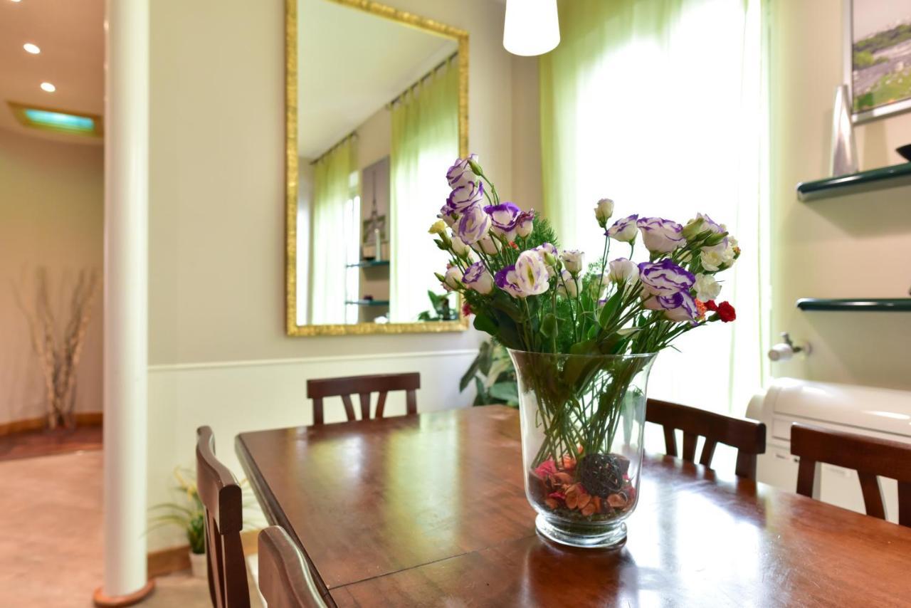 Elegant & Cozy Apartment In The Heart Of Róma Kültér fotó